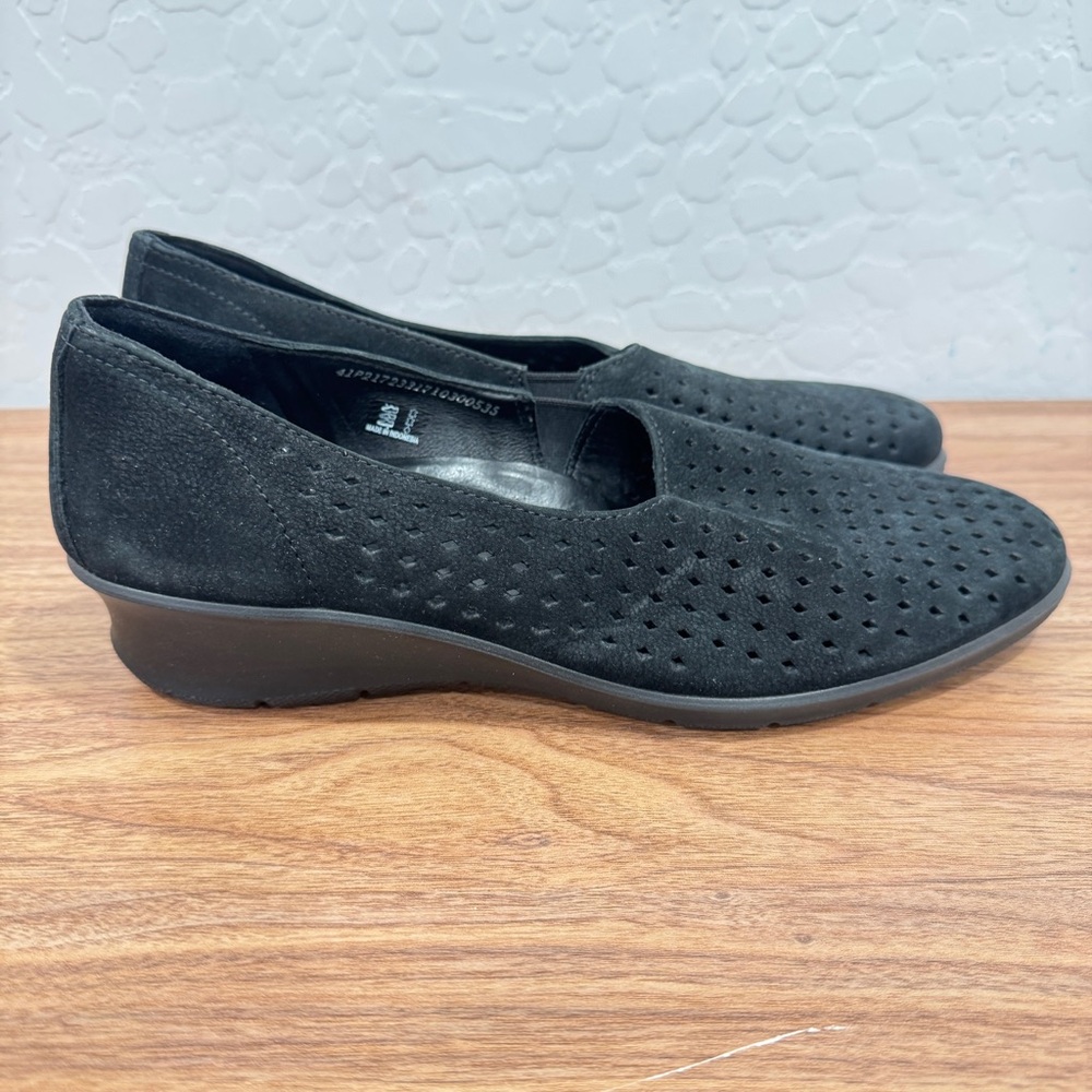ECCO Felicia Womens 41 10/10.5 Loafers Perforated Leather Slip On Wedge Comfort - Picture 2 of 8